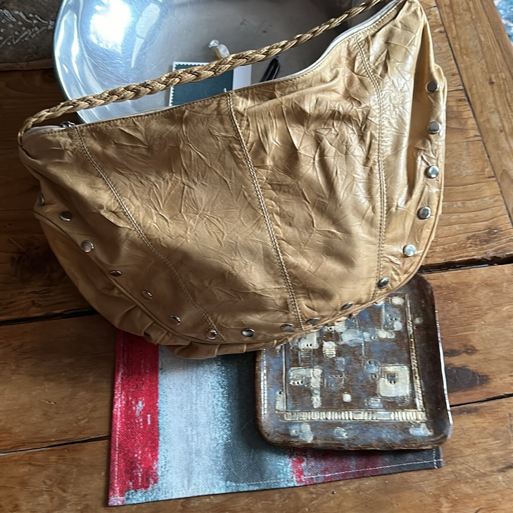 Versatile Hobo Bag - Picture 3 of 7